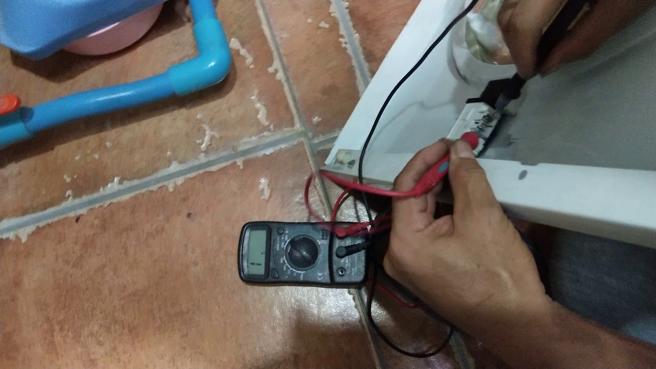 ตรวจเช็คซ่อมเครื่องซักผ้าฝาหน้า SIEMENS รุ่น E08.06 อาการ ไฟติดกระพริบเครื่องไม่ทำงานตอนที่1