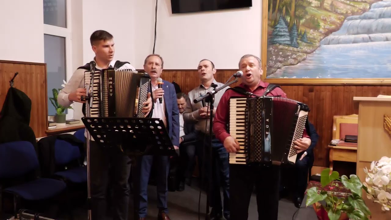 Aceasta e /Aceasta e -Fratele Gusti Roman  cu grupul de la Cluj 