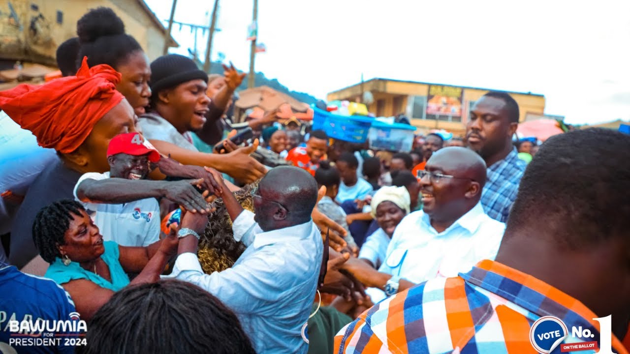 Crowds Rush to Shake Hands with Dr. Bawumia in Bogoso