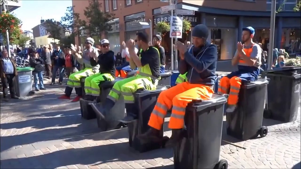 Mülltonnen Konzert - Musik machen mit Mülltonnen und Müll