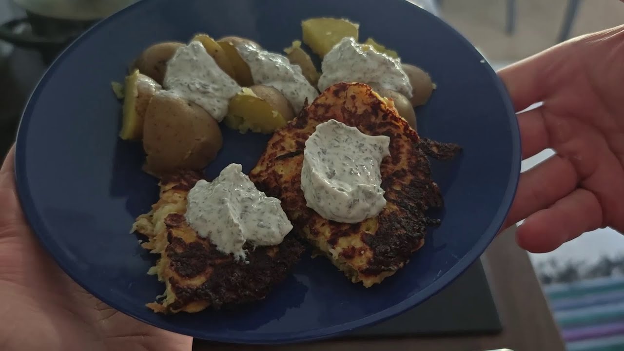 Kesäkurpitsa-halloumipihvit