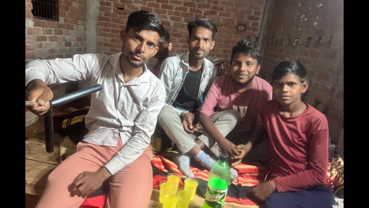 MRA live mein Hanste rahe aur enjoy Karte rahe