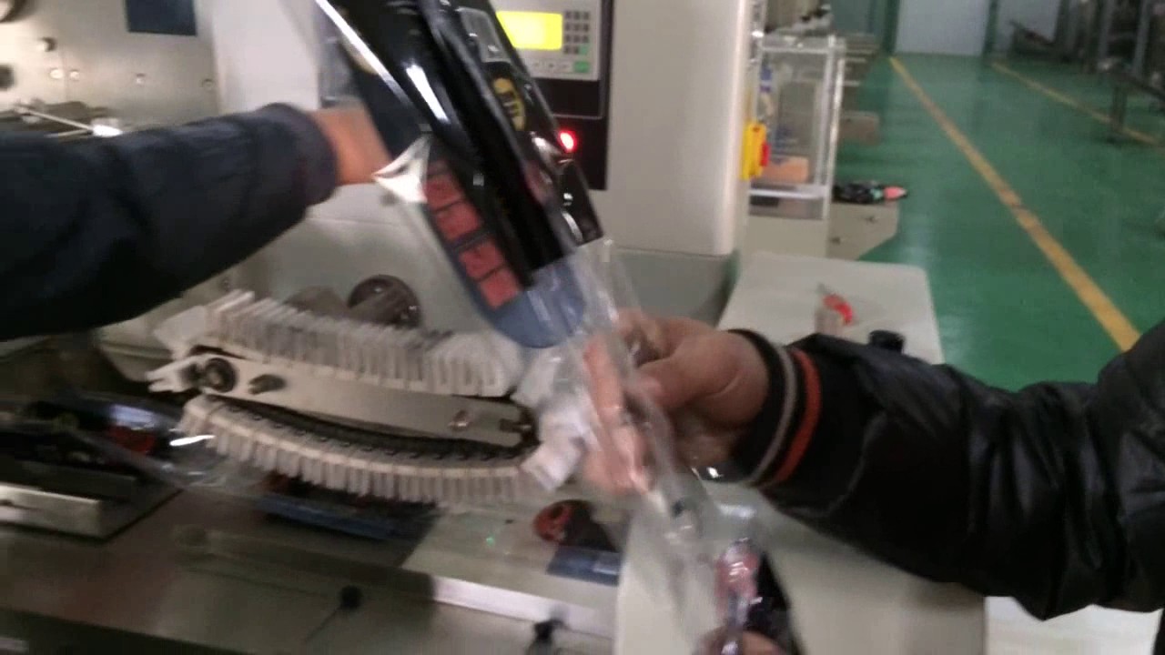 Eye mark setting for flow packing machine