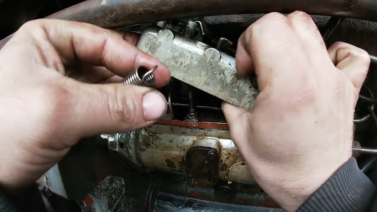 changement joint du couvercle de la pompe injection du Massey 865
