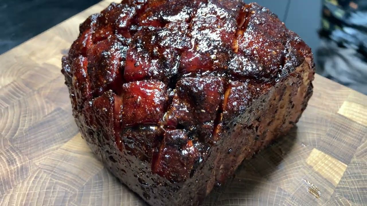 Festive Caramelized Ham in Apricot Bourbon Glaze/Святкова шинка у абрикосово бурбонній глазурі