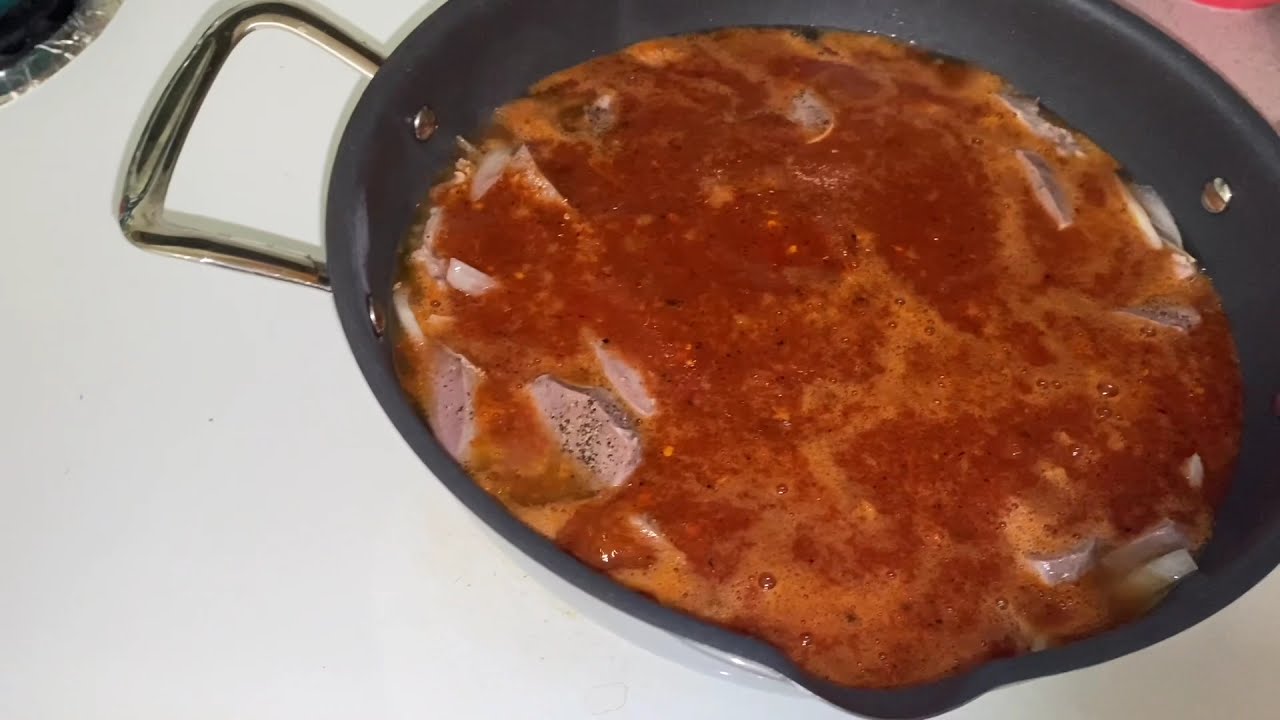 LENGUAS DE CERDO EN SALSA ROJA :)