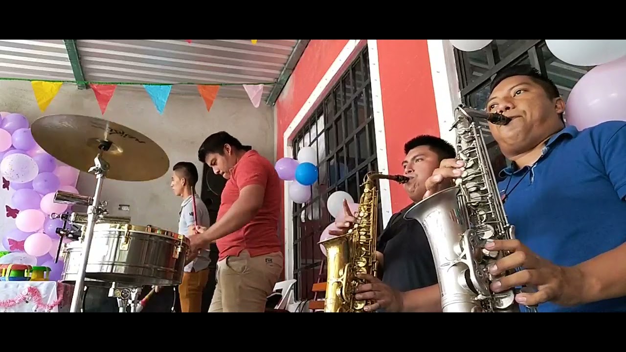 Música de viento la Tabasqueñita Toca el saxo - Zapateado tradicional - punta y talon