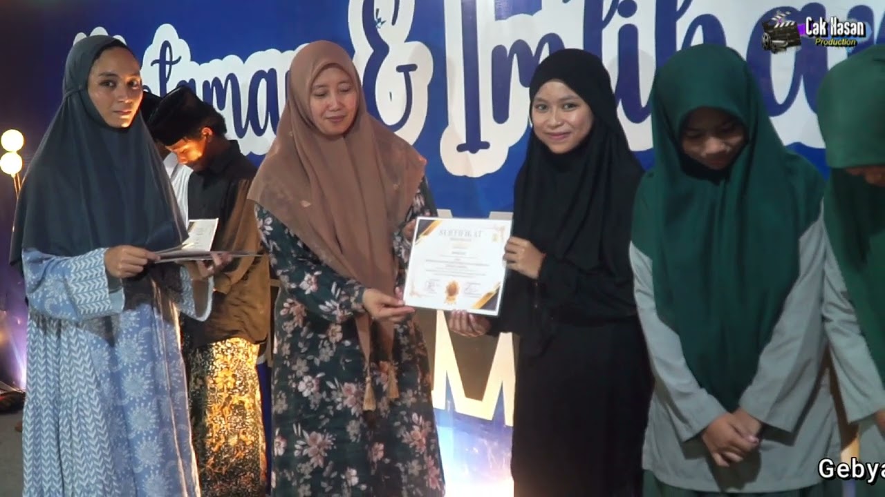 Santri Putra Putri Ponpes At-Tauhid Madura - Hafidz alquran 5 Juzz Tingkat SMA MA Se Nasional