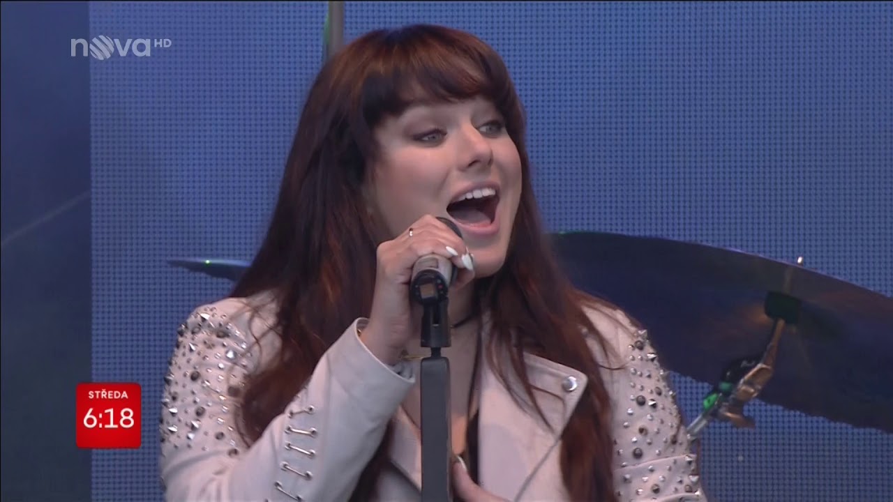 Ewa Farna - Leporelo + Na Ostří Nože (Snídaně S Novou 2017)