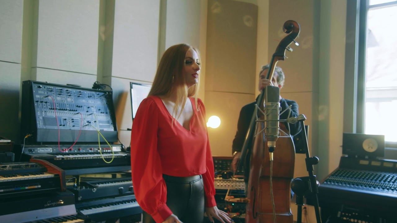 HEATHER BOND | Ich Weiss Nicht | Live in studio w/ Viktor Krauss