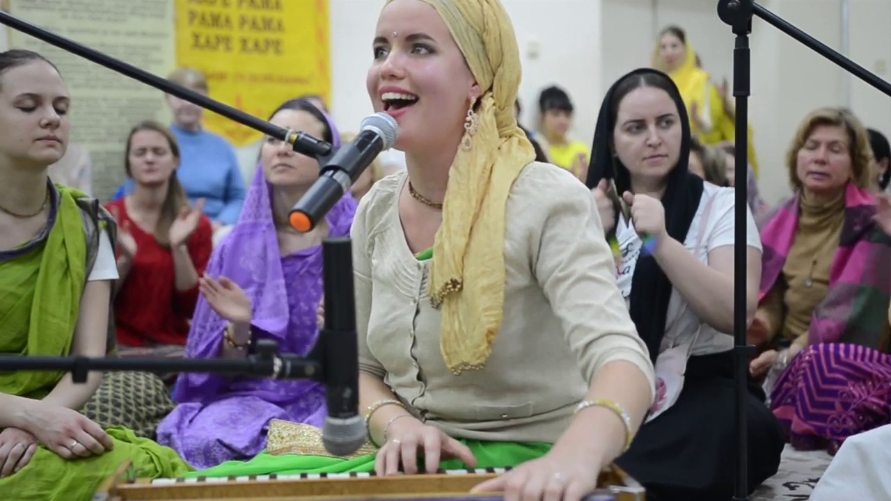 Ткаченко Илья с Катюшей  - Kirtan Mela 28.01.2018