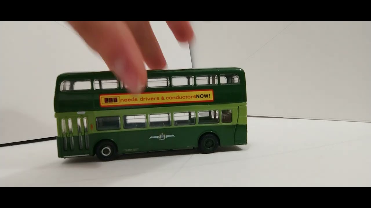 EFE's diecast Atlantean | 5 Minute reviews