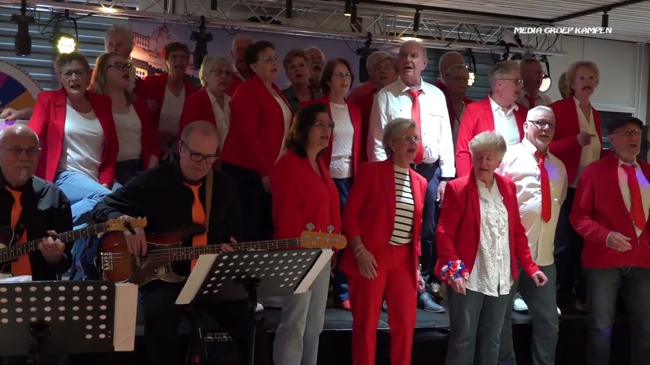 KONINGSDAG KAMPEN 2024  B.O.:  Het UIENKOOR deel  1