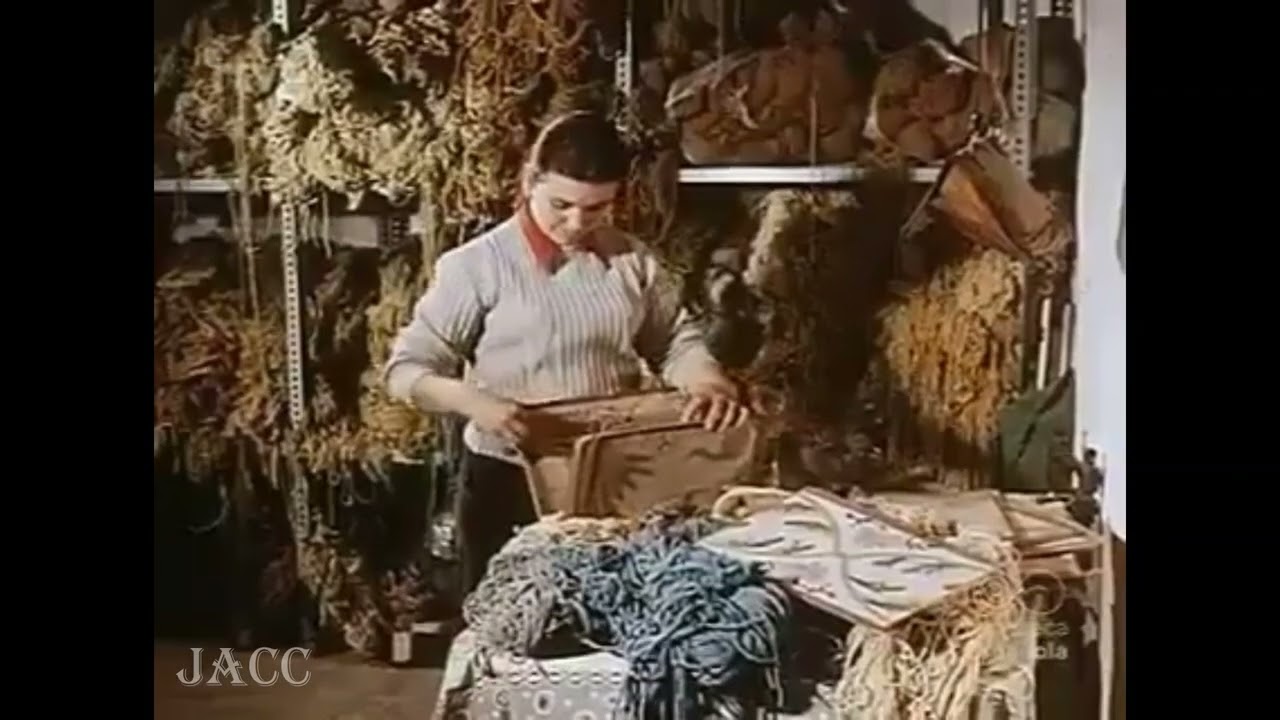 Oficios Artesanos en Mora de Toledo, fabricación del cencerros y confección de alfombras.