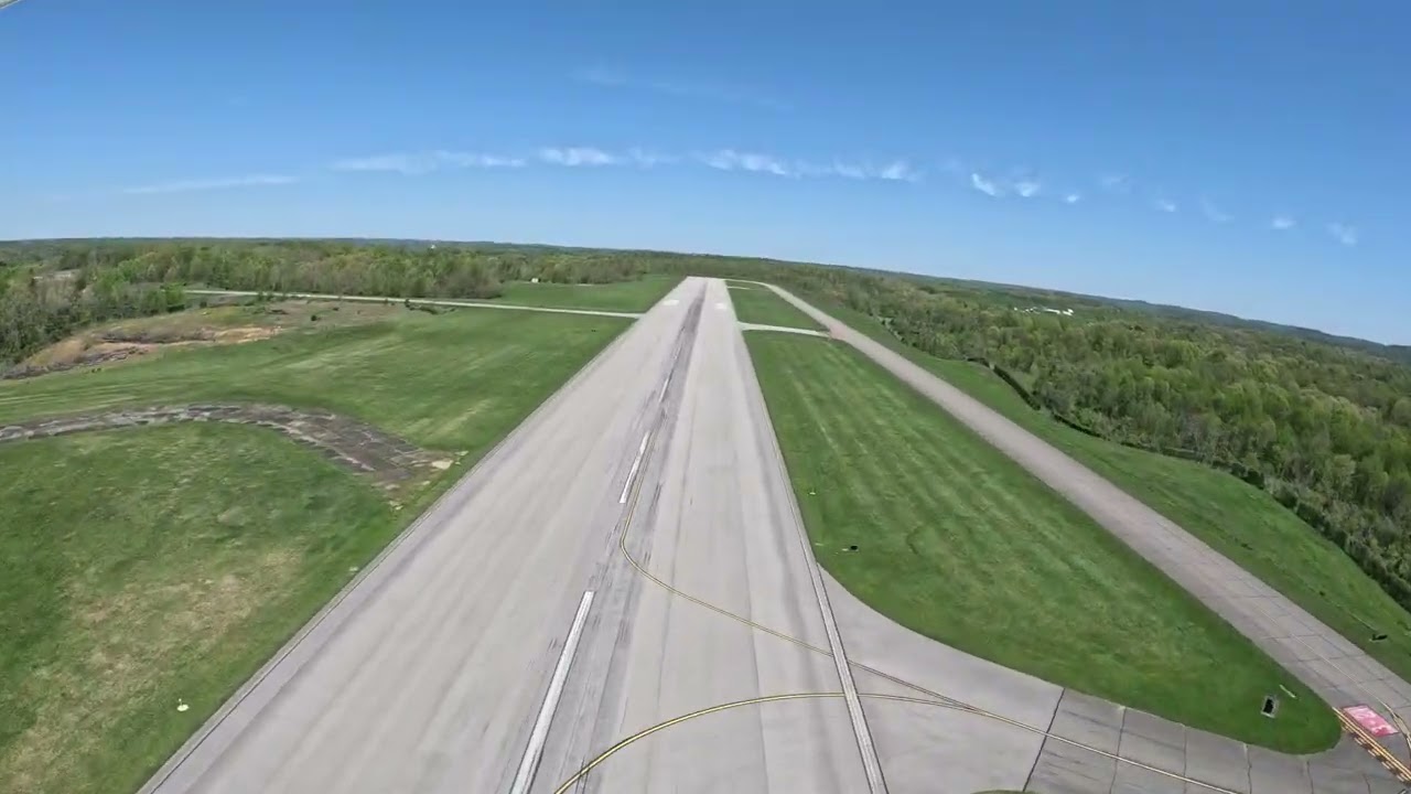 Departing KPKB Parkersburg WV Runway 3 - Grumman Tiger