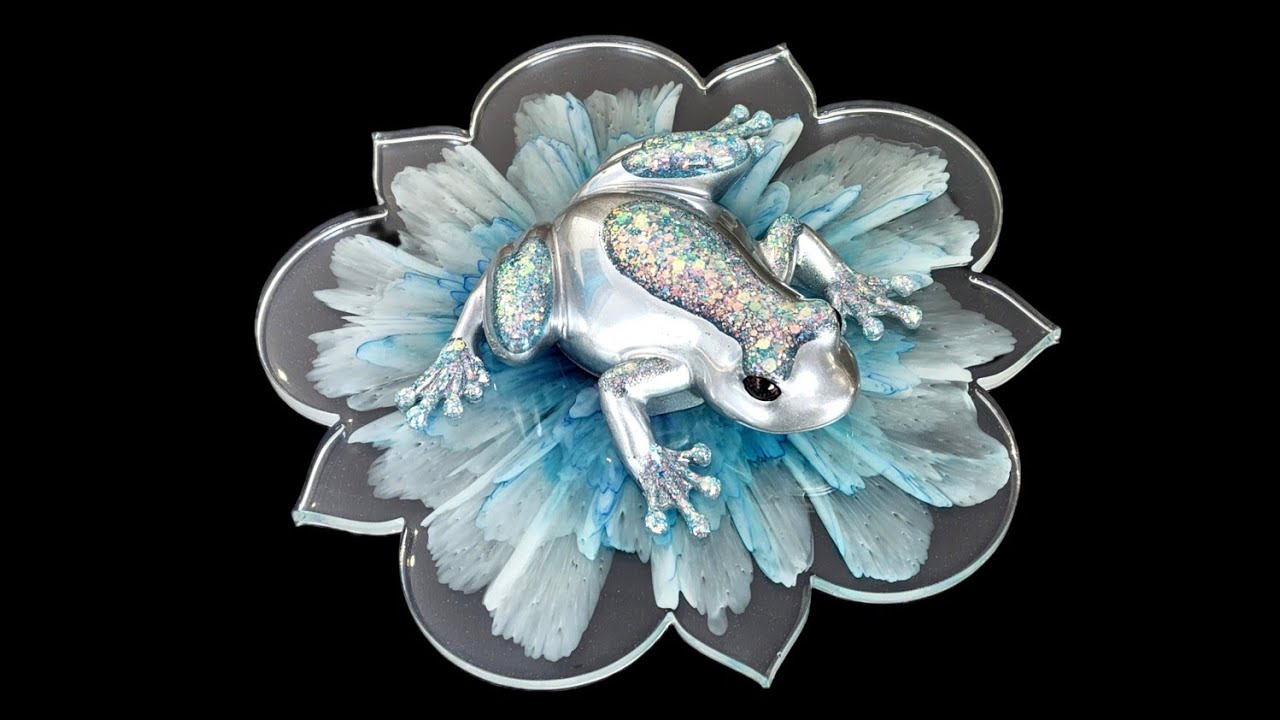 #1584 Incredibly Shiny Metallic Silver And Blue Resin Frog