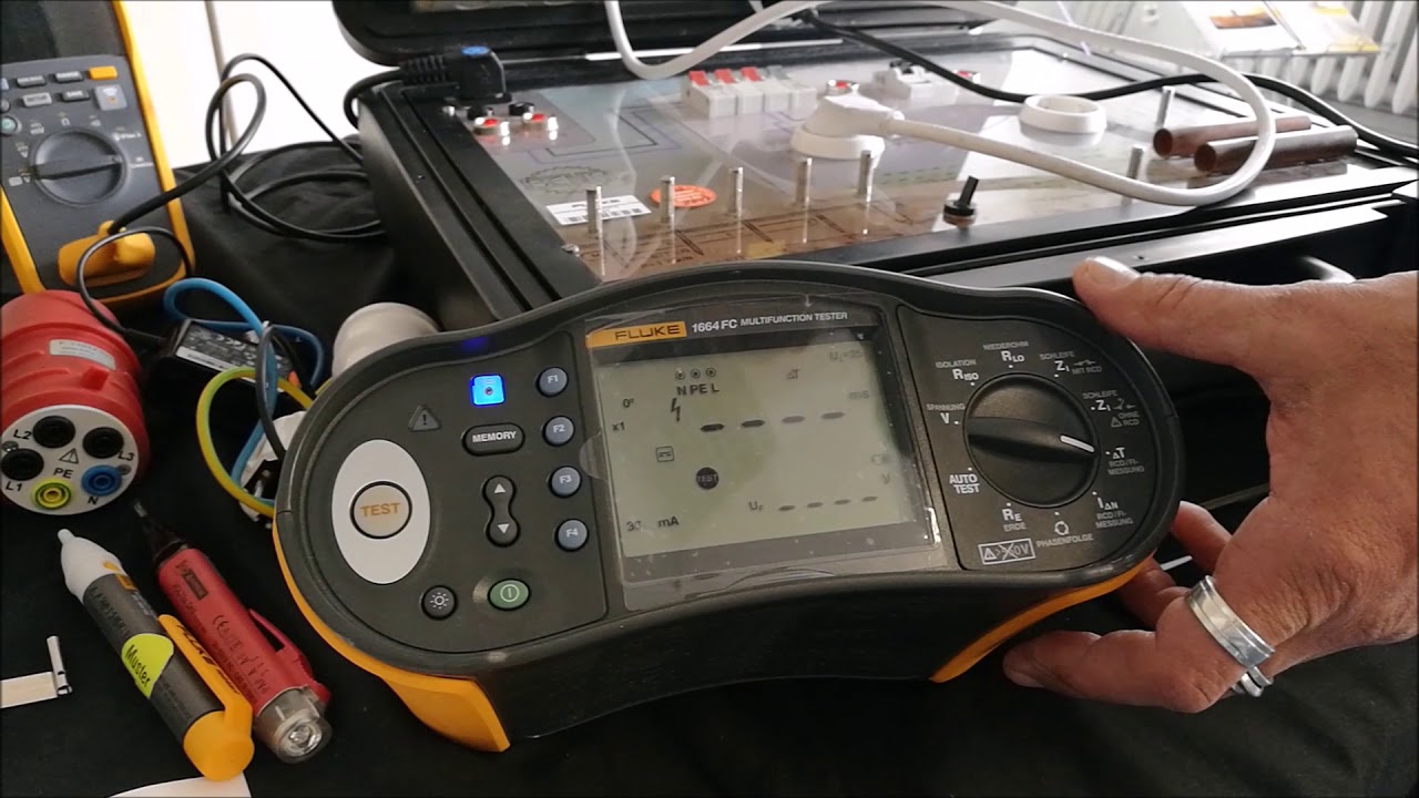 Fluke 1664 FC VDE 0100 Messen pruefen Fi RCD Pruefung Messung mit festem ansteigendem Auslösestrom