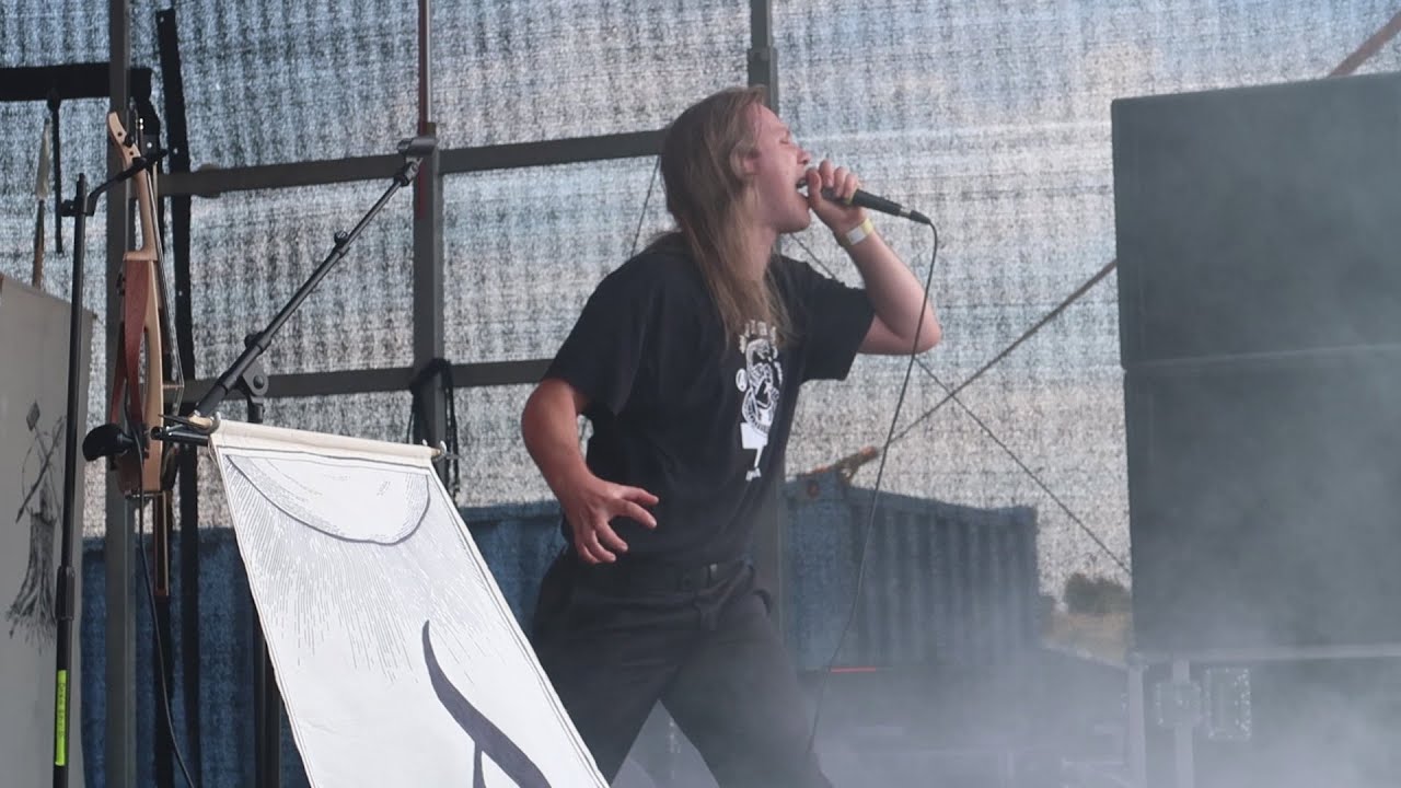 Dawn Ray'd (live at Fluff Fest 2022)