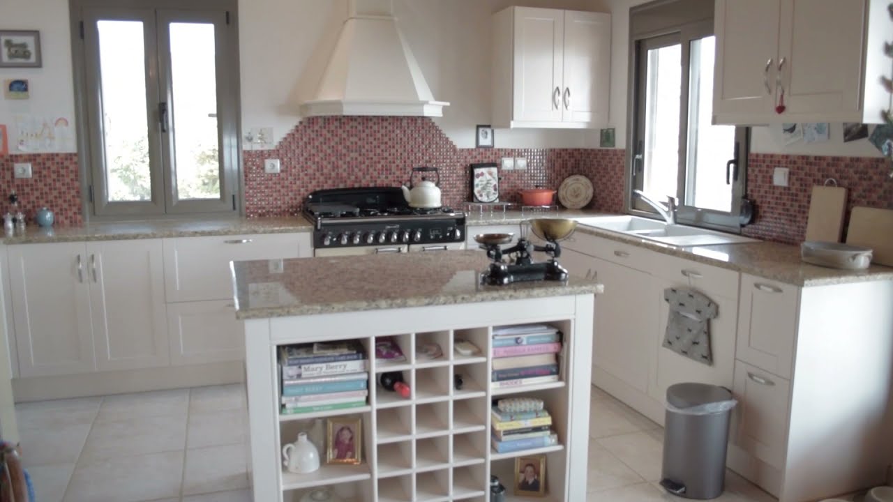 *GREECE-AVIA-MEG. MANTINIA - 939* 3-BED VILLA WITH SPECTACULAR SEA VIEWS - O'CONNOR PROPERTIES