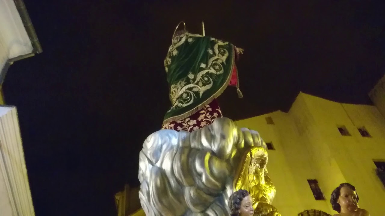 Salida San Juan Evangelista (turbas). Semana Santa Cuenca 2018