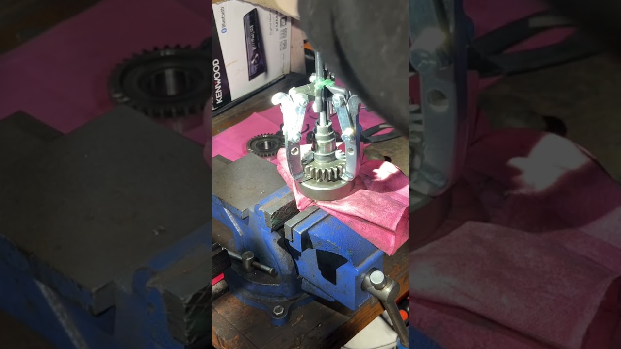 Skidoo V1000 broken alternator gear part 3