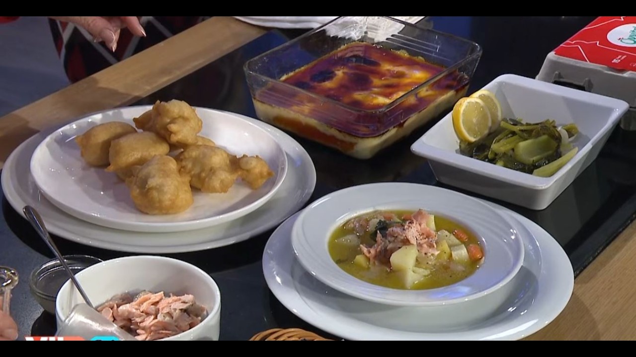 Supë peshku me kokë salmoni dhe biskota me krem qumështori e karamele