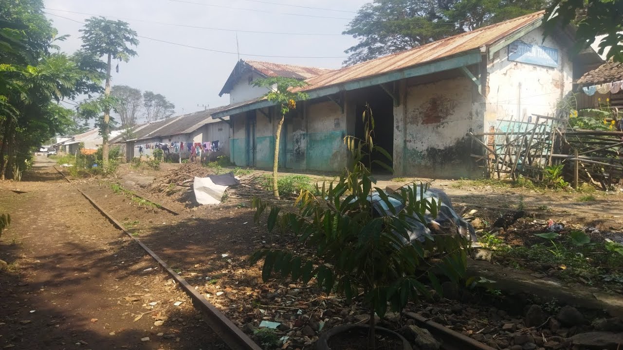 MASIH TAMPAK KOKOH! Kondisi terbaru Stasiun Tamanan di jalur kereta api mati Kalisat - Panarukan