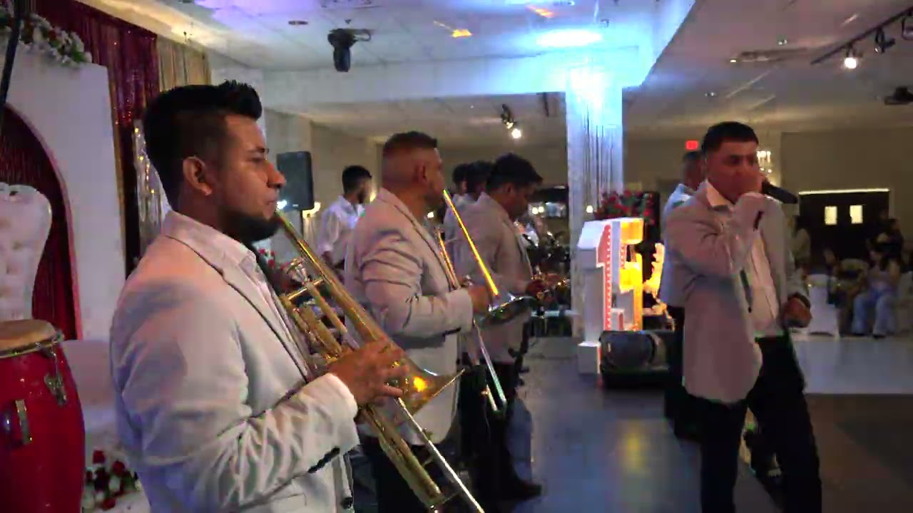 Quinceañera de la señorita  Bella en Charlotte NC Banda Inalcanzable de Mazatlan S y Sonido Aventura