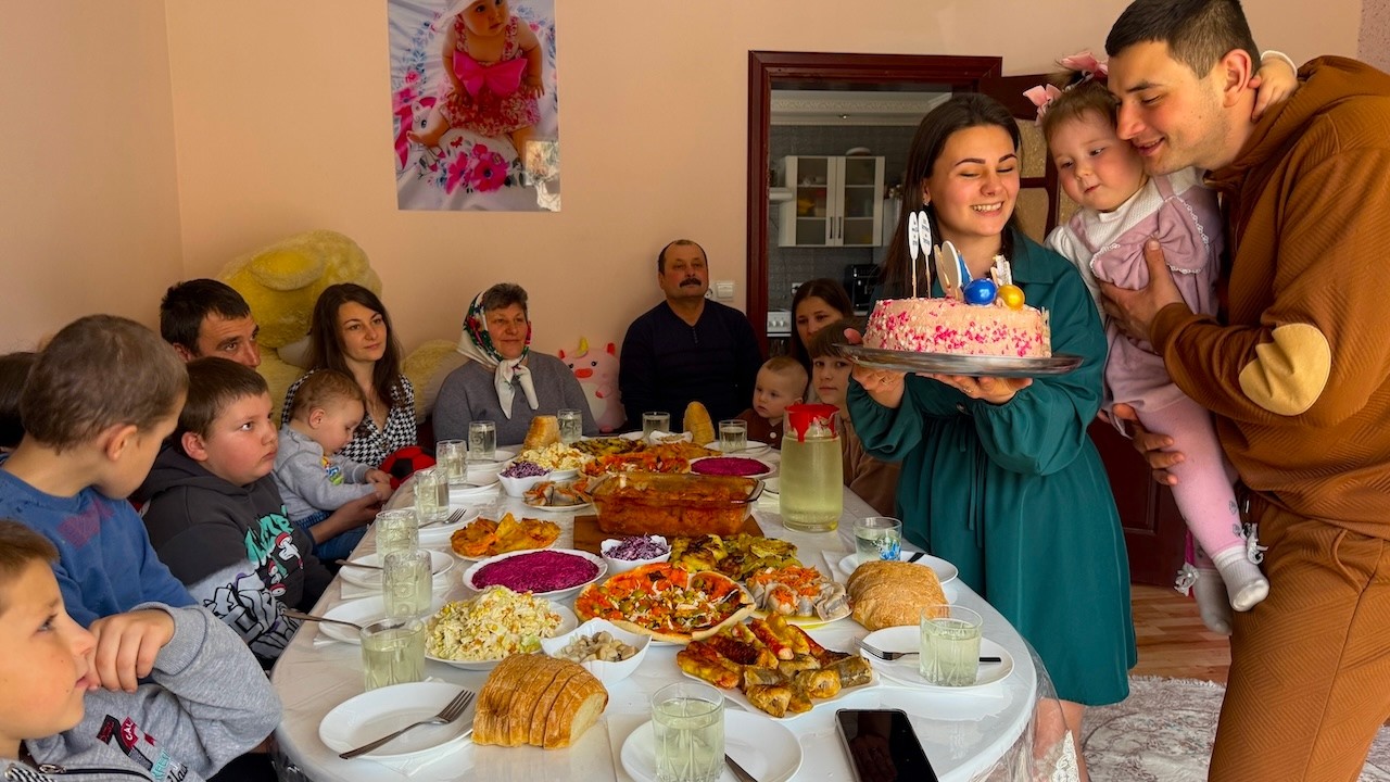 A Birthday in the Carpathian Mountains 🎉 Family Celebration, Homemade Food & Village Life