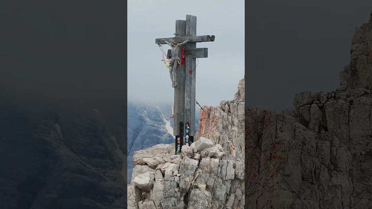 Sextner Rotwand Gipfelkreuz in den Dolomiten  - Croda Rossa di Sesto Croci di Vetta nelle Dolomiti