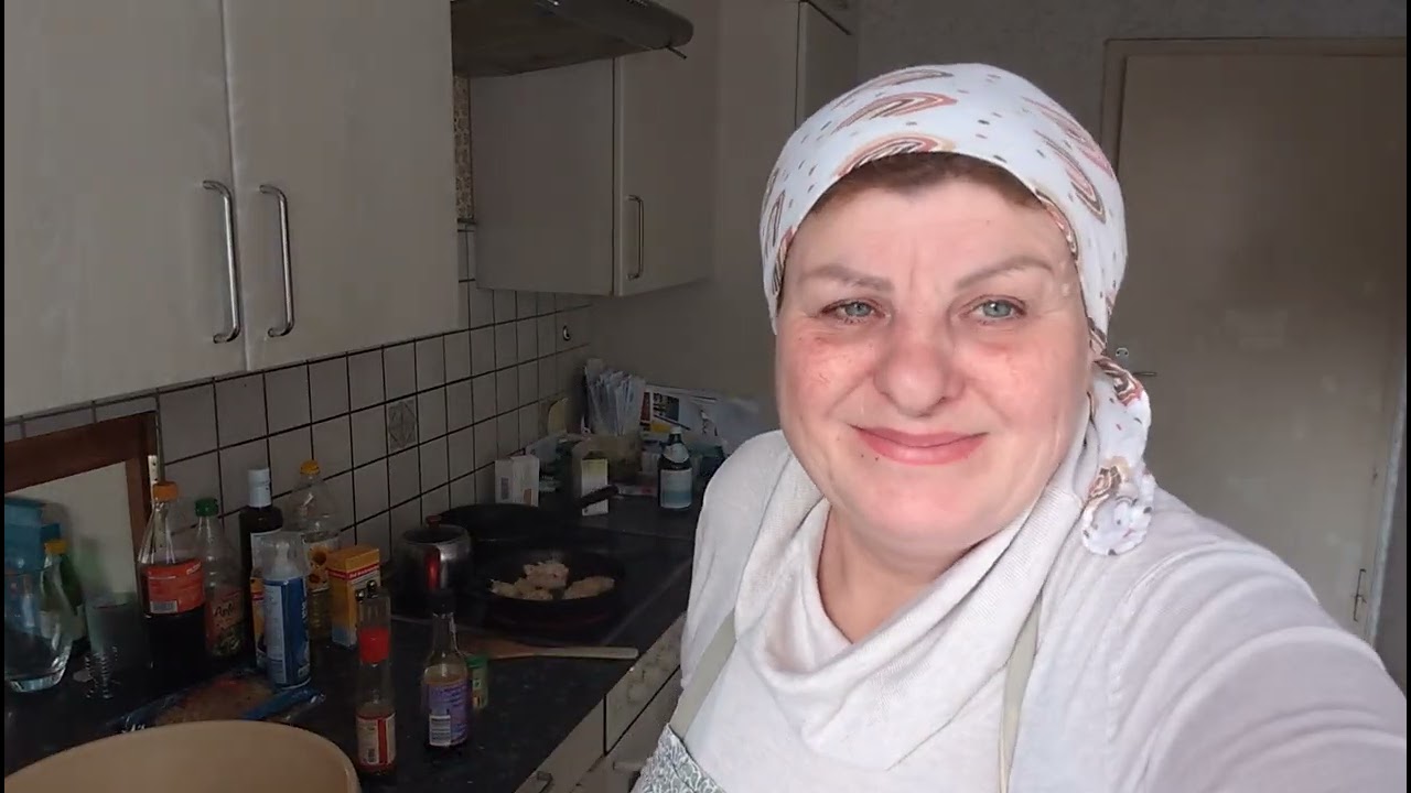 Приготовила лёгкий ужин. Управилась на хозяйстве. Вернулся ( блудный ) муж.😄 Вовремя 