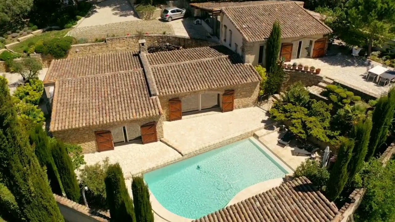Belle demeure sur les hauteurs de Pernes les fontaines