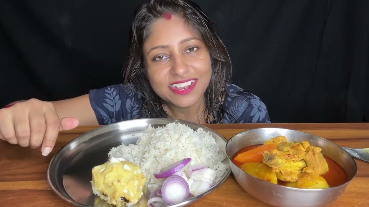 Eating Show - Rice, Dim Aloo makha, aloo pepe diye chicken er patla jhol | bengali lunch mukbang