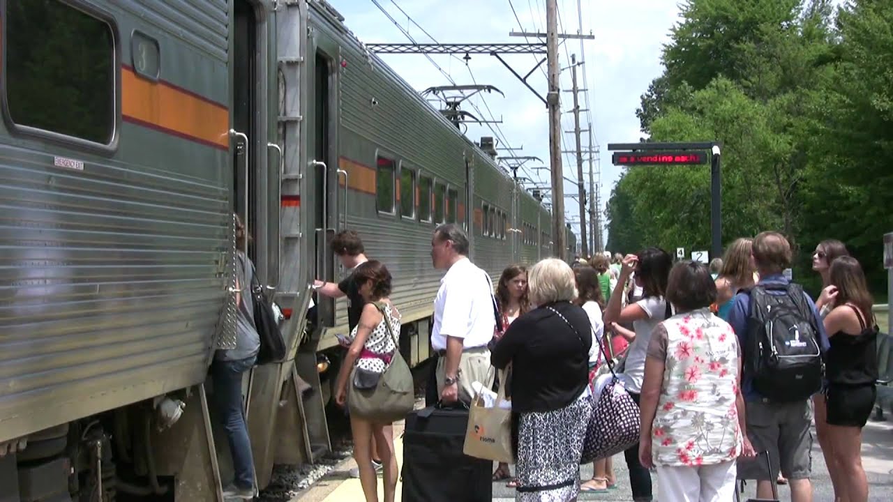 HiDef-South Shore Electric EB At Dune Park Station M.P. 68  12:46 HRS CDT  7-09-10