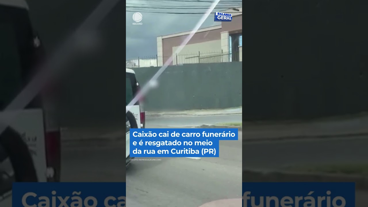 Caix&atilde;o cai de carro funer&aacute;rio na rua e &eacute; resgatado em Curitiba (PR) #balan&ccedil;ogeral #shorts