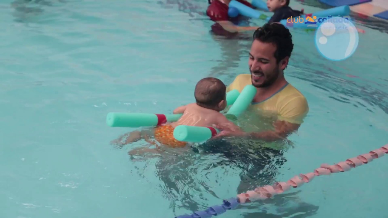 Ejercicio para bebés en Escuela de Natación Club Cañada
