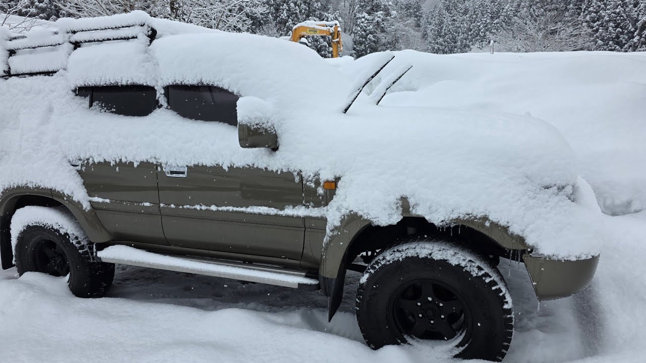 [ランクルチャンネル]雪中キャンプ第1章道中悲惨な光景に遭遇‼️緊急で動画回しました💦