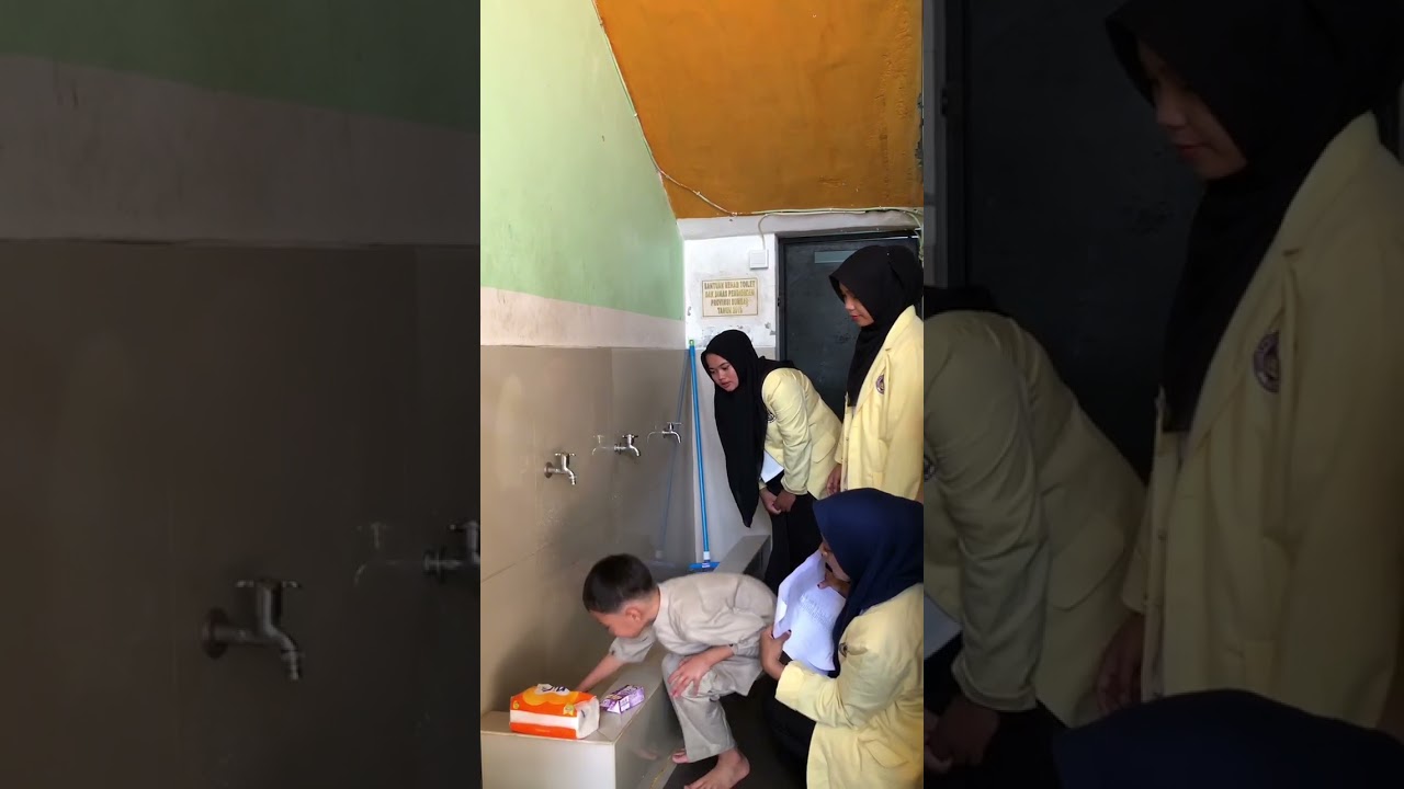 Intervensi cara mencuci tangan yang baik dan benar pada anak tuna grahita