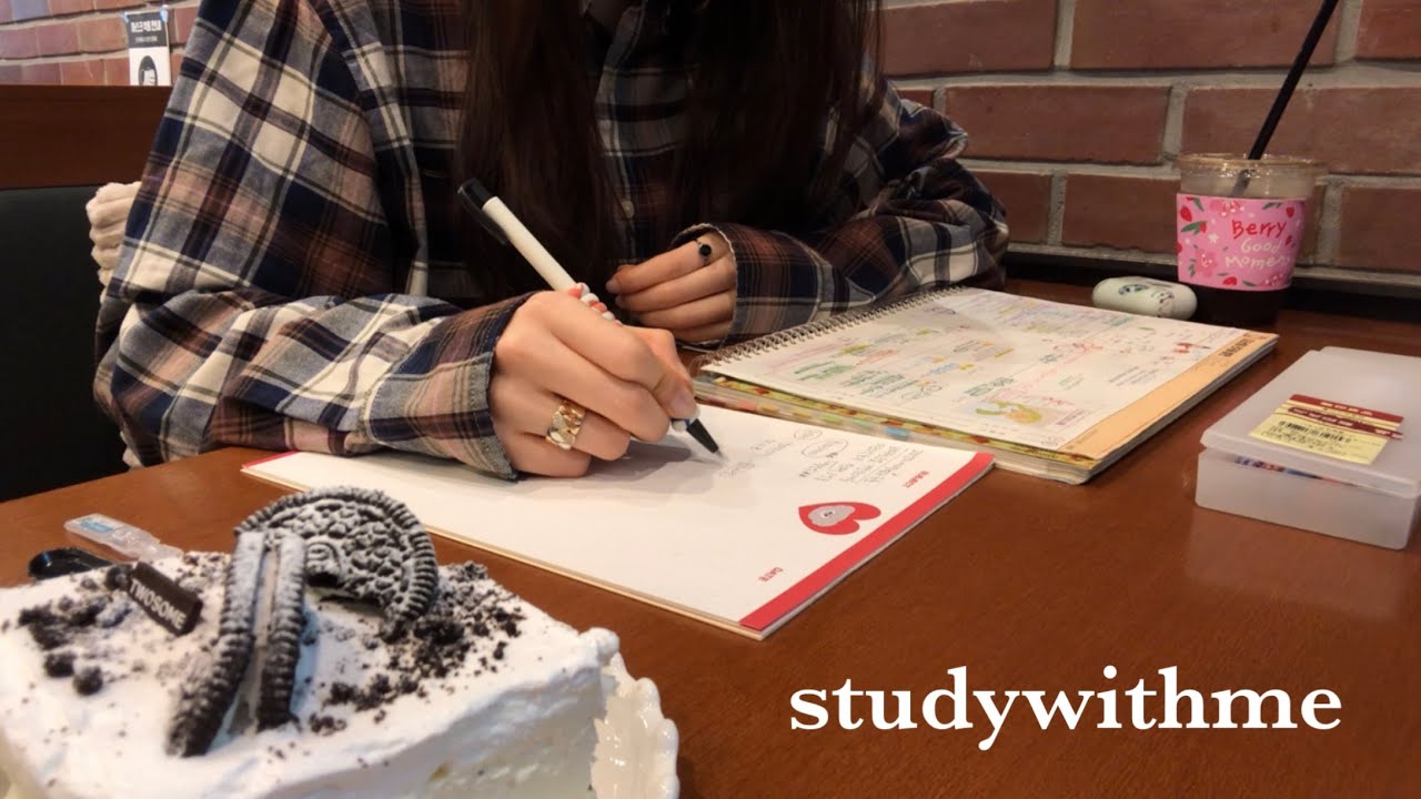 Study with me at the cafe | 투썸플레이스에서 아이스박스 먹으면서 룰루랄라 즐겁게 공부해요 | 케이크 너무 좋아 | study asmr, cafe asmr
