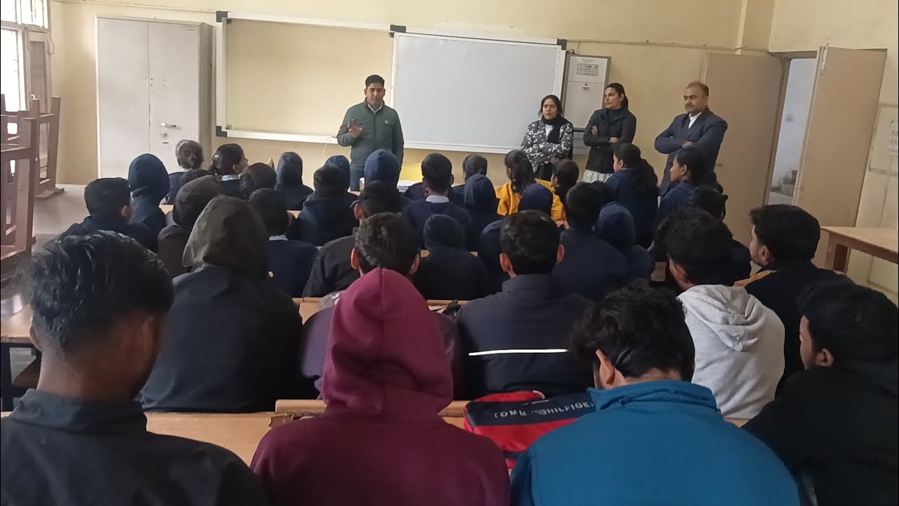 🙏आज आईटीआई में आई स्कूल की तरफ से छोटे बच्चों की ट्रिप