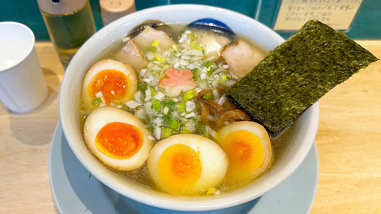新橋「はるちゃんラーメン」の「特製中華そば」と「はるたま」
