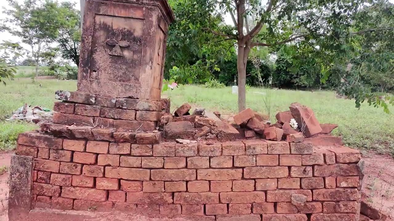 Cemitério Abandonado de Monte Belo com Narração