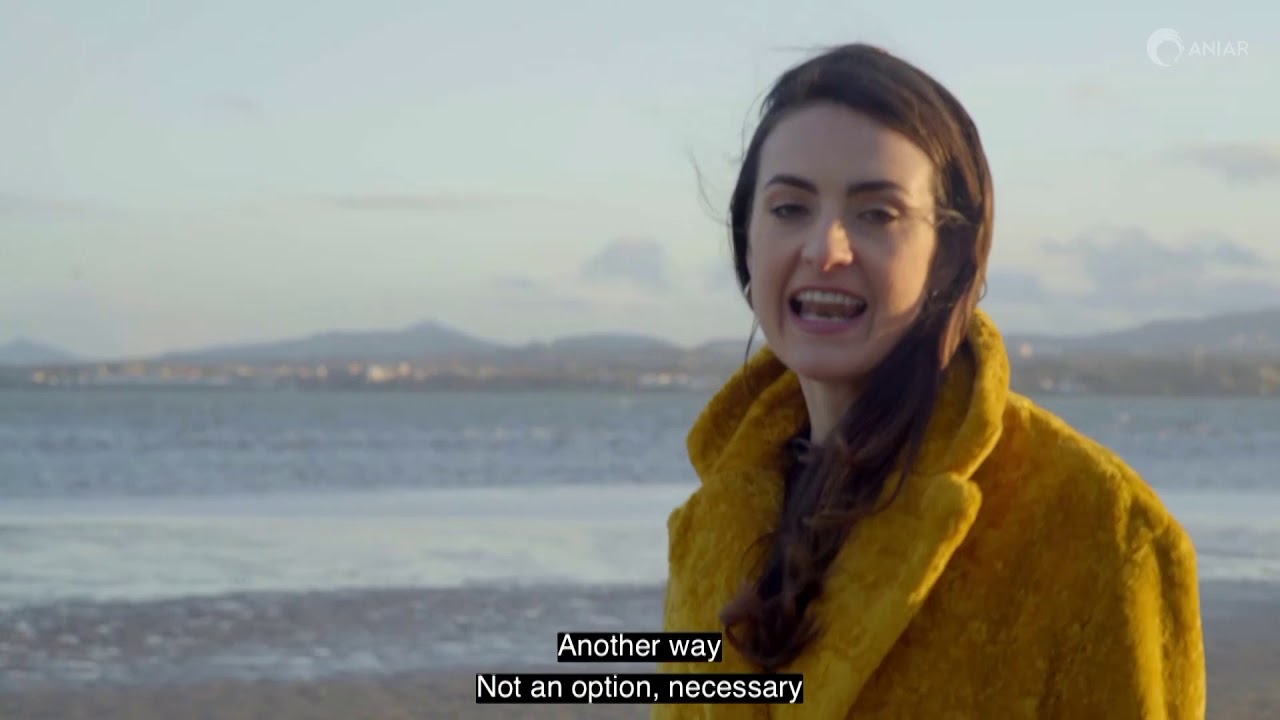 Ná Géill Is Tú Beo | Irish Language Poetry | Ciara Ní É #SaolTríGhaeilge
