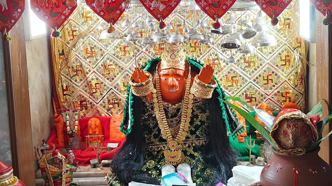 Padve thi pehlu maa nu nortu jire