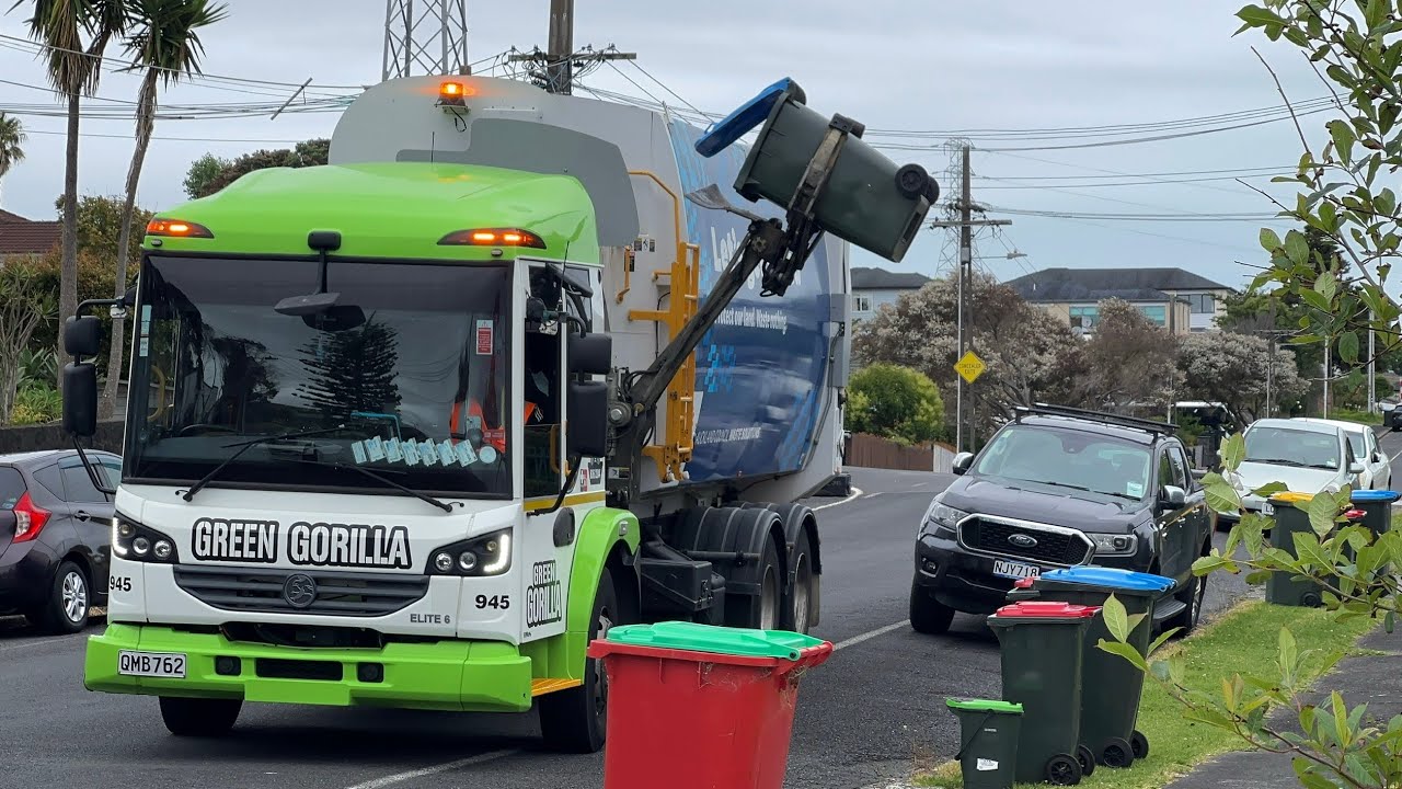 Cloudy Auckland Recycling Collection 945