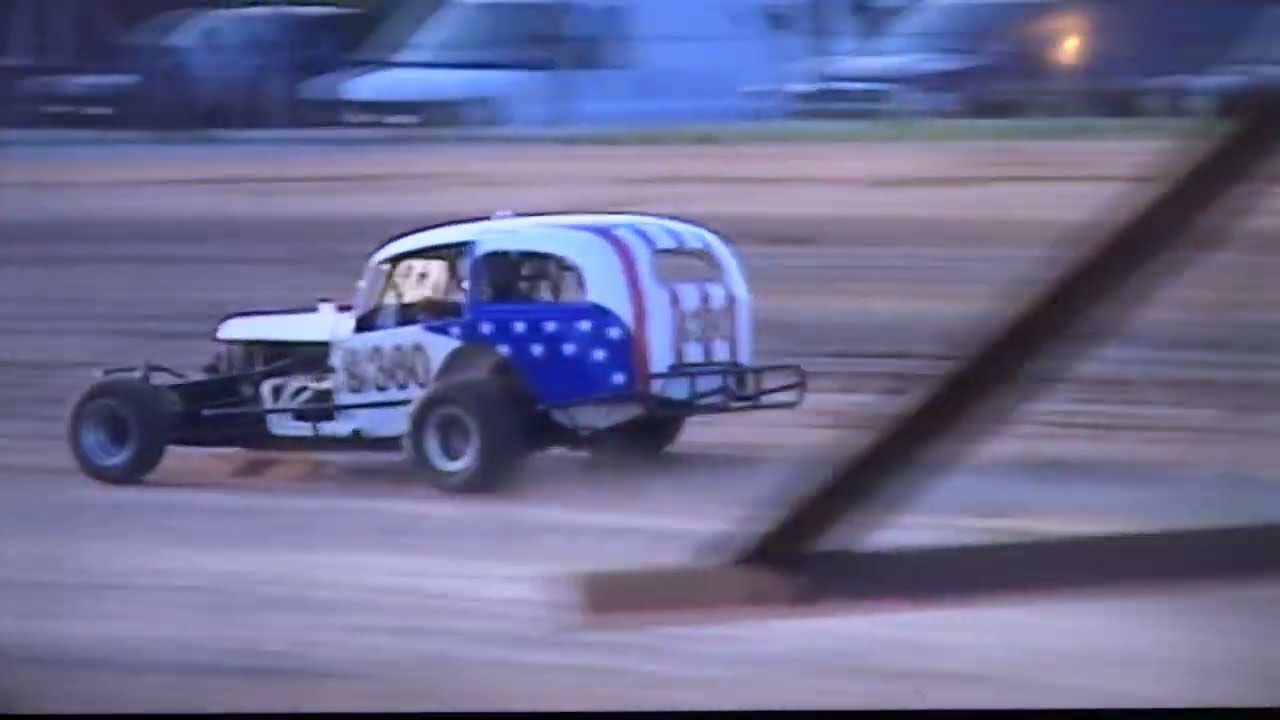 Dougs first laps in a Vintage Modified at Paradise August 2011