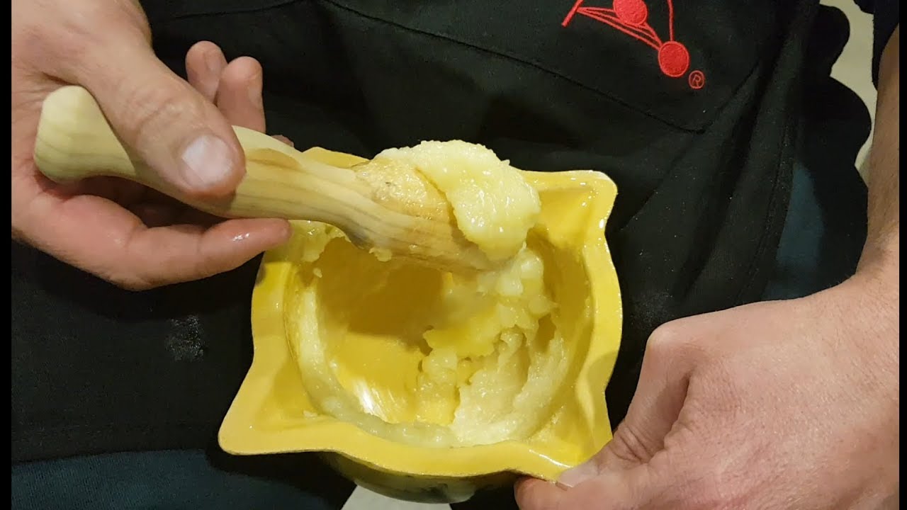 Como hacer el auténtico Alioli o All i oli Tradicional a mano con Mortero.  Master Choof
