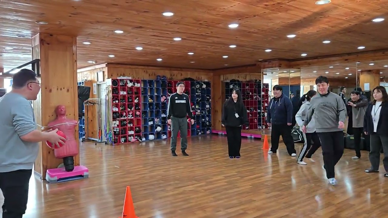 달구벌종합복지관 이용인과 선생님! 함께 하는 즐거운 피구게임~^^