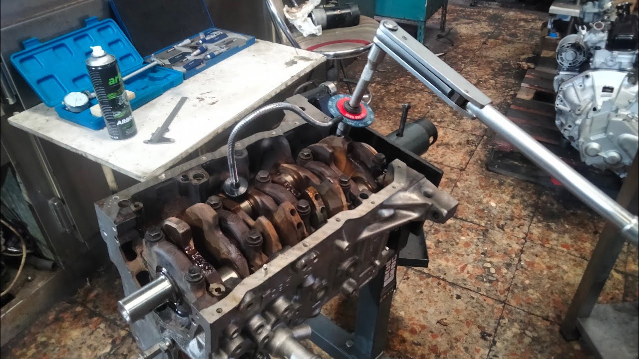 armado del motor Peugeot 106 rallyes de Serafín 1.6 swap preparación casi la cago con las bancada