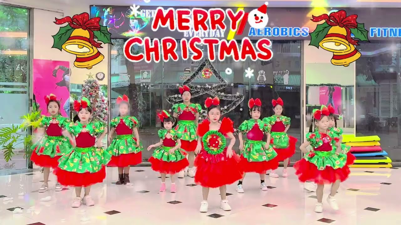 Mashup Nhảy giáng sinh / Jingle bell- Feliz Navida/ Mới nhất - Lớp Cô Thu Vân